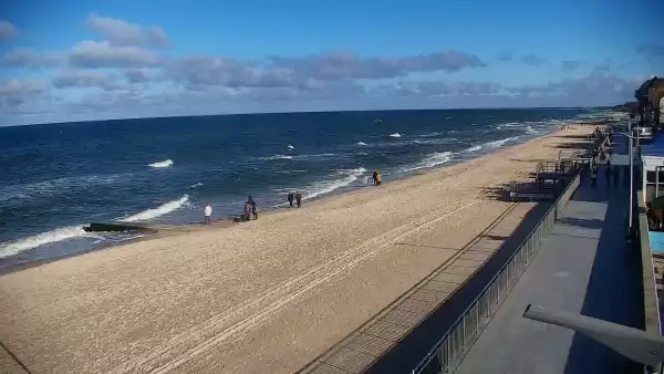 Widok na Promenadę i Plażę w Sarbinowie