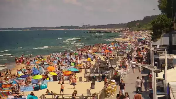 Widok na Promenadę i Plażę w Sarbinowie