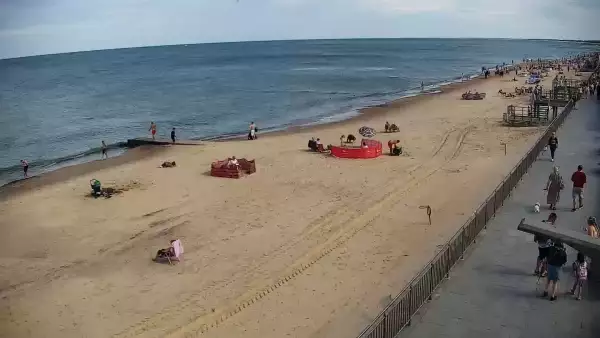 Widok na Promenadę i Plażę w Sarbinowie