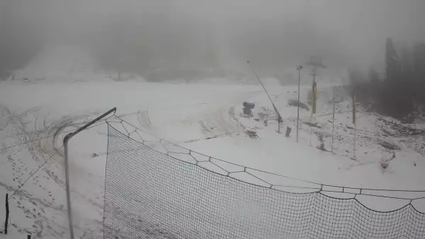 Widok na trasy zjazdowe w stacji narciarskiej Skolnity w Wiśle