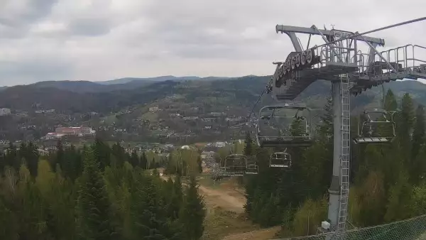 Skolnity SKI w WIŚLE - widok na kolej krzesełkową.