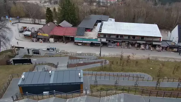 Kamera Solina Grupa PKL - widok z dolnej stacji kolei gondolowej