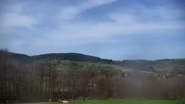 taśma narciarska przy wyciągu na stacji narciarskiej w Spytkowicach