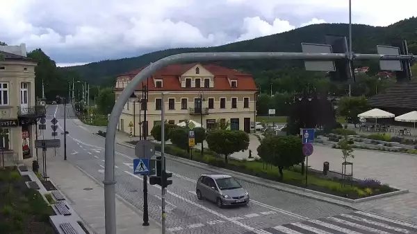 Widok na Suchą Beskidzką.