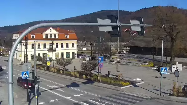 Widok na Suchą Beskidzką.