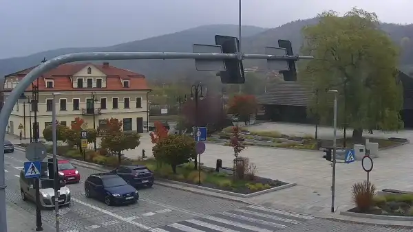 Widok na Suchą Beskidzką.