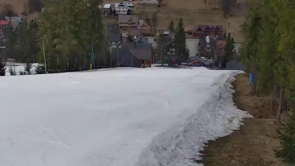 Widok z Kamery na dolny odcinek orczyka Jędrol Suche ski