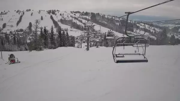 Ski Suche - widok z górnej stacji ośrodka narciarskiego