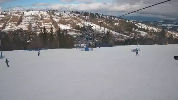 Ski Suche - widok z górnej stacji ośrodka narciarskiego