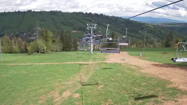 Ski Suche - widok z górnej stacji ośrodka narciarskiego