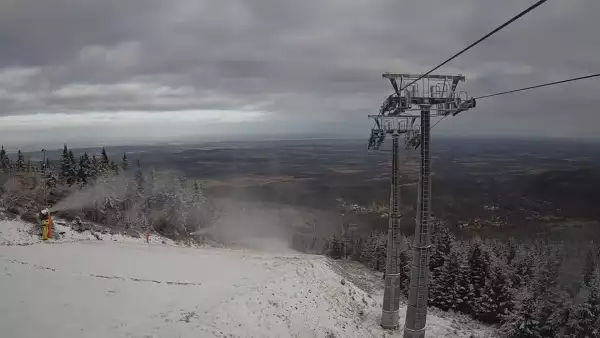 Widok na górną część stacji narciarskiej Ski&Sun.