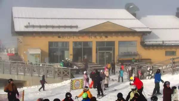 Widok z Kamery na Halę Skrzyczeńską - NOWOŚĆ