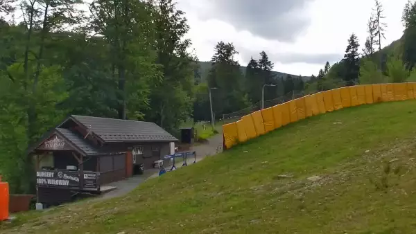 Widok z dolnej stacji Szczyrk Mountain Resort w Solisku