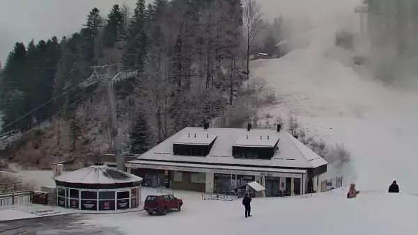 Widok z dolnej stacji Szczyrk Mountain Resort w Solisku