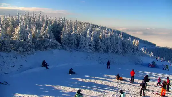 Widok ze Zbójnickiej Kopy w Szczyrku.