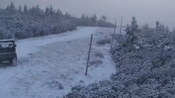 Doskonały punkt widokowy na Kotlinę Jeleniogórską oraz Góry Izerskie, a także Karkonosze czeskie.