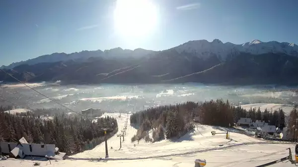 Widok z Kamery na trasy zjazdowe na Polanie Szymoszkowej w Zakopanem