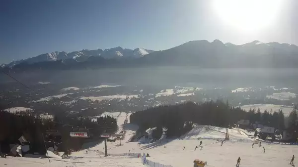 Widok z Kamery na trasy zjazdowe na Polanie Szymoszkowej w Zakopanem