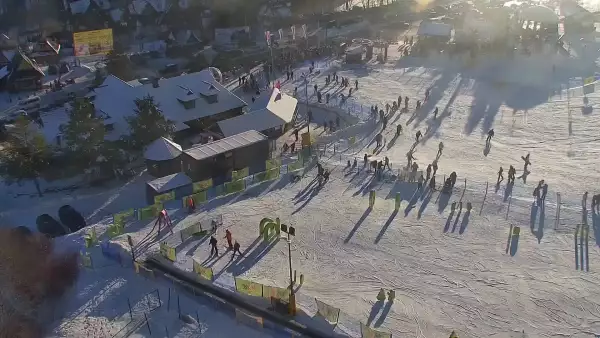 Widok na panoramę gór ze stacji narciarskiej Polana Szymoszkowa