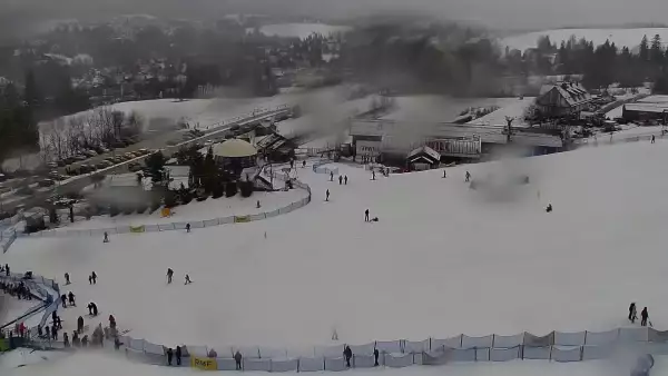 Widok na panoramę gór ze stacji narciarskiej Polana Szymoszkowa