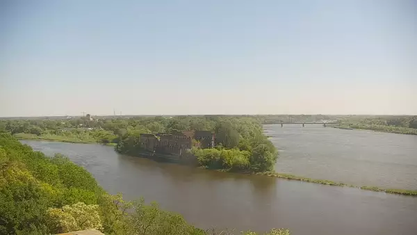 Widok z Kamery na styk rzeki Narew z Wisłą