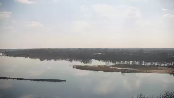 Widok z Kamery na styk rzeki Narew z Wisłą
