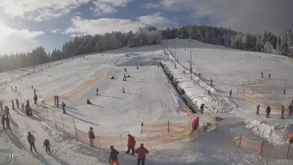 Widok z Kamery na trasę zjazdową w Tylicz.ski.