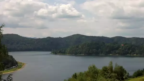 Jezioro Rożnowskie - widok z kamery online