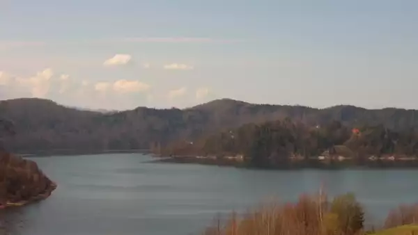 Jezioro Rożnowskie - widok z kamery online