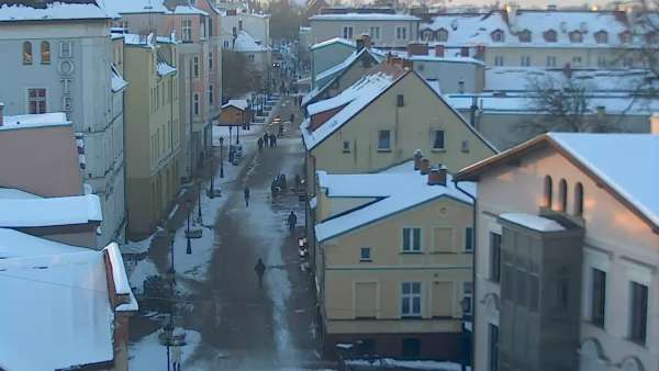Widok na deptak w malowniczym miasteczku w Wejherowie.
