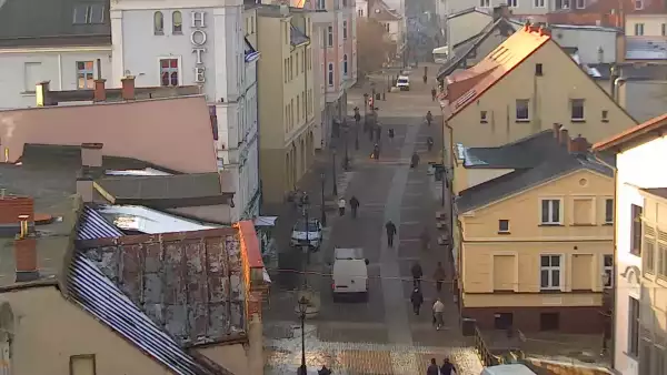 Widok na deptak w malowniczym miasteczku w Wejherowie.