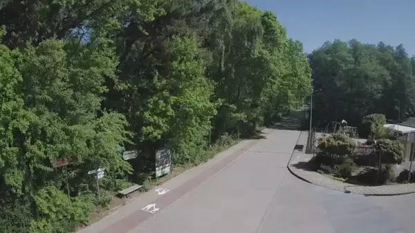 Ujęcie na część deptaka w Wiciu nad morzem
