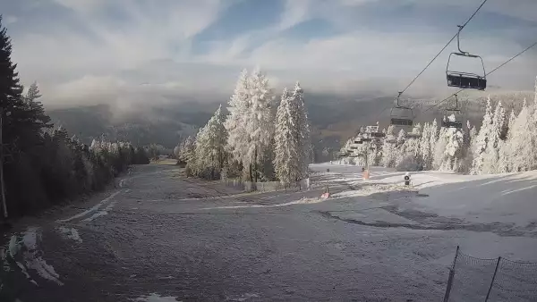 Obraz live z kamery prezentujący kilometrową trasę z wyciągu Wierchomla - Polanki.