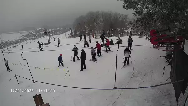 Widok z górnej stacji stoku Koszałkowo w Wieżycy
