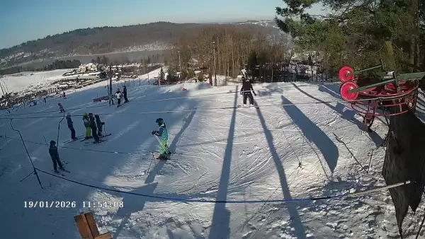 Widok z górnej stacji stoku Koszałkowo w Wieżycy