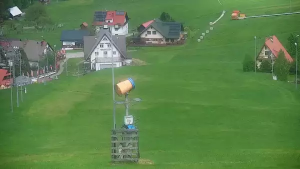 Widok na stację narciarską CIEŃKÓW-SKI.