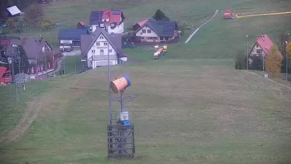 Widok na stację narciarską CIEŃKÓW-SKI.
