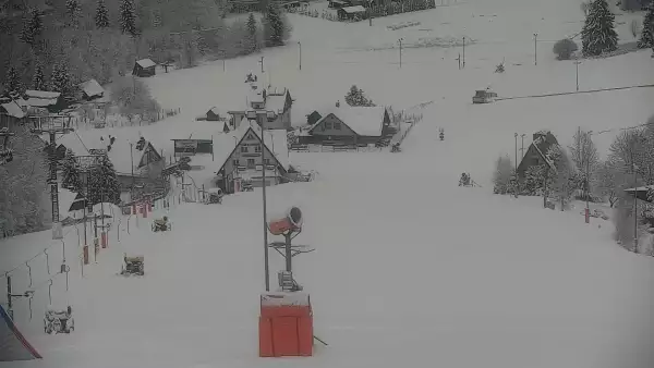 Widok na stację narciarską CIEŃKÓW-SKI.