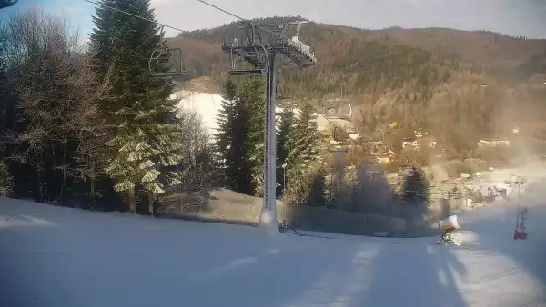 Widok na stację narciarską CIEŃKÓW-SKI.