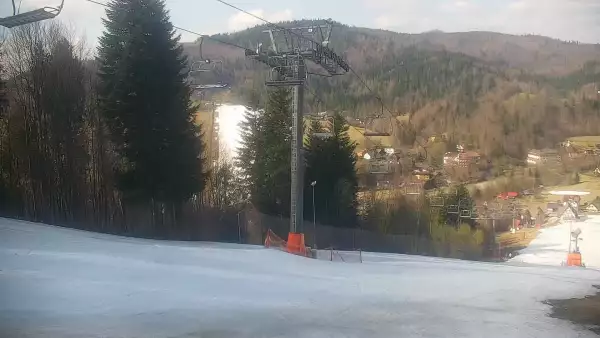 Widok na stację narciarską CIEŃKÓW-SKI.