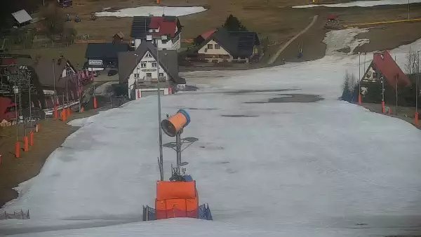 Widok na stację narciarską CIEŃKÓW-SKI.