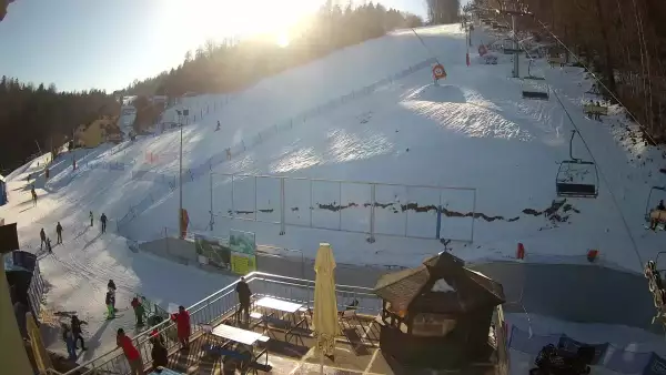 Widok na bramki i kolej linową w SOSZOWIE.