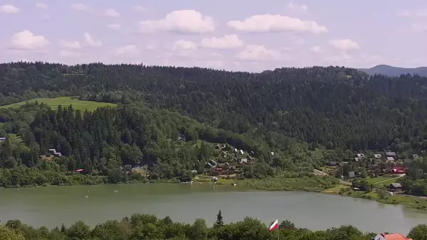 Widok na Jezioro Solińskie z wsi Wołkowyja