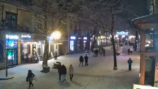 Krupówki - Camera on the promenade in Zakopane