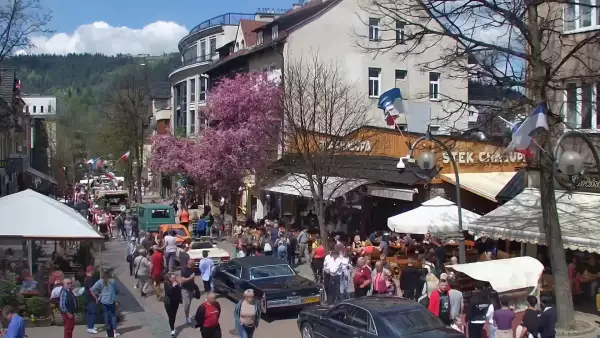 Krupówki - Camera on the promenade in Zakopane