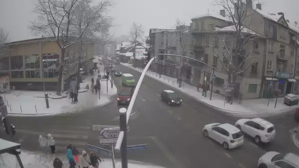 Zakopane - widok na skrzyżowanie ulic Zamoyskiego z Krupówkami.