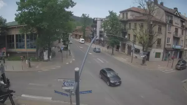 Zakopane - widok na skrzyżowanie ulic Zamoyskiego z Krupówkami.