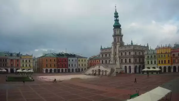 Widok na Rynek Wielki Miasta w ZAMOŚCIU - KAMERA LIVE