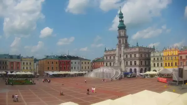 Widok na Rynek Wielki Miasta w ZAMOŚCIU - KAMERA LIVE