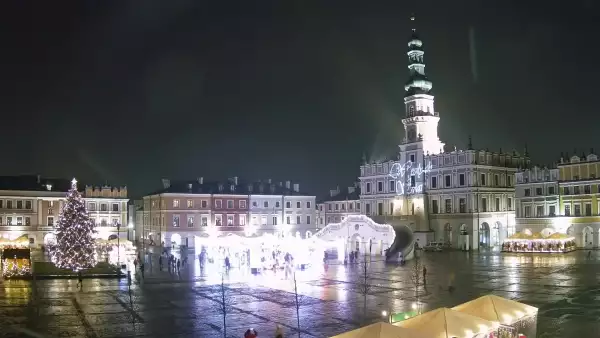 Widok na Rynek Wielki Miasta w ZAMOŚCIU - KAMERA LIVE